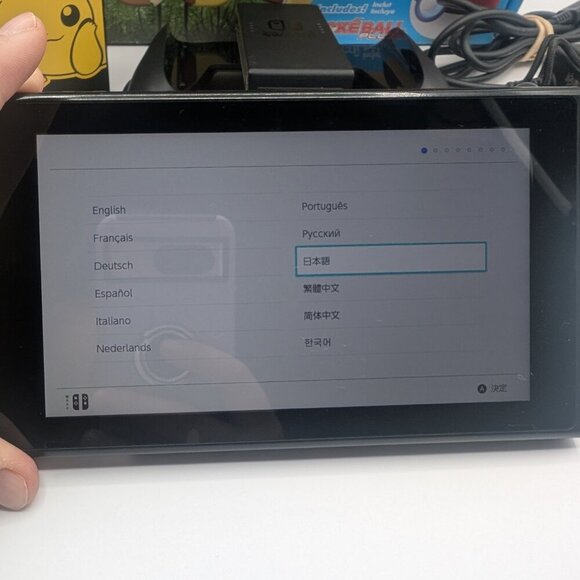 Nintendo Switch Console Pikachu & Eevee Pokémon Lets Go 2018 Edition w/ Pokeball - Picture 2 of 8